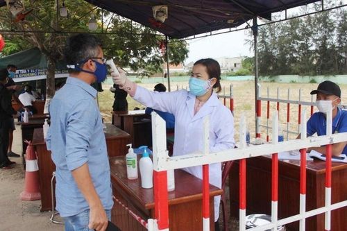 Quảng Nam dừng kiểm soát, cách ly người về từ Đà Nẵng