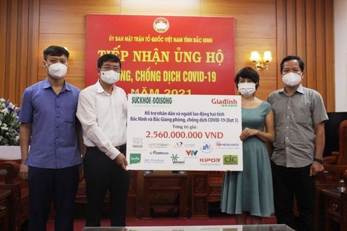 Báo Sức khỏe và Đời sống, Báo Gia đình và Xã hội các nhà hảo tâm ủng hộ vùng tâm dịch đợt 3