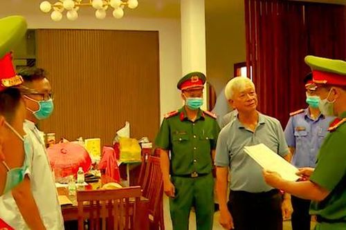 Công và tội của 2 cựu Chủ tịch Khánh Hòa