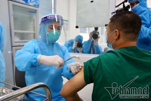 TP.HCM đặt mục tiêu tiêm vắc xin Covid-19 cho 2/3 dân số trong năm 2021