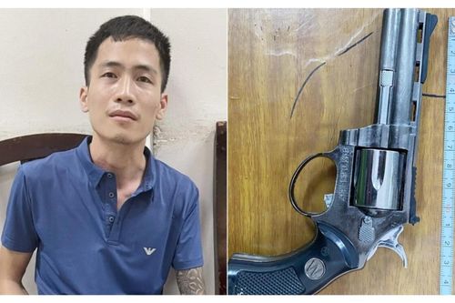 Hà Nội: Tạm giữ hình sự đối tượng mang 'súng bật lửa' và bình xịt hơi cay đi cướp tài sản