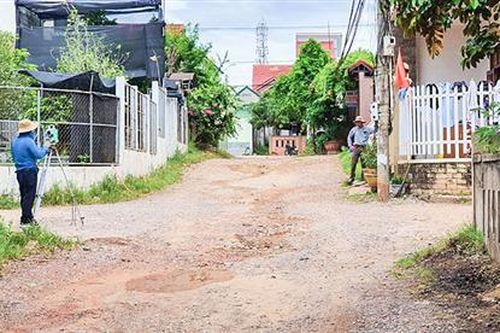 Hơn 30 năm mong mỏi một con đường