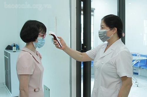 Xử phạt vi phạm hành chính đối với 2 cơ sở khám, chữa bệnh tư nhân