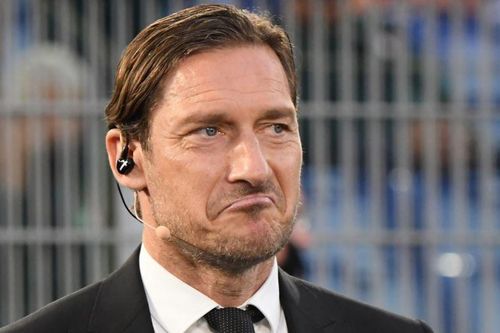 Bộ đôi huyền thoại thắp sáng lễ khai mạc Euro 2020