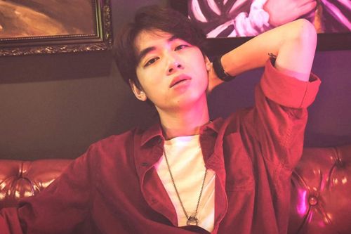 Bài hát mới ẩn tên ca sĩ của K-ICM vào top 10 #zingchart