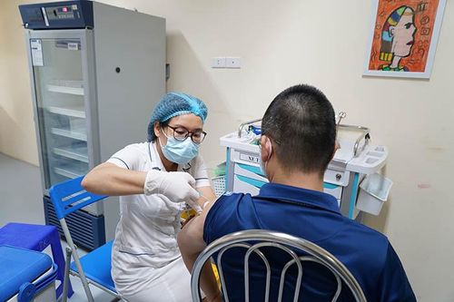 Doanh nghiệp nhập khẩu vaccine, khó hay dễ?