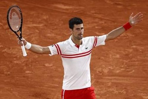Tay vợt Djokovic chấm dứt chuỗi thống trị của 'vua sân đất nện' Nadal