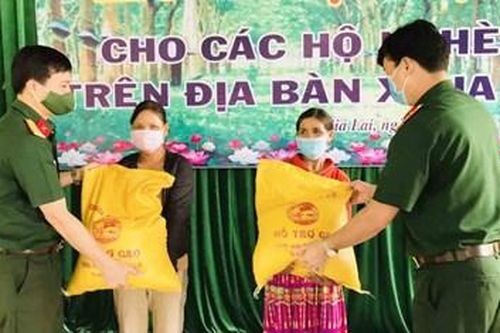 'Gạo bộ đội' trong mùa giáp hạt