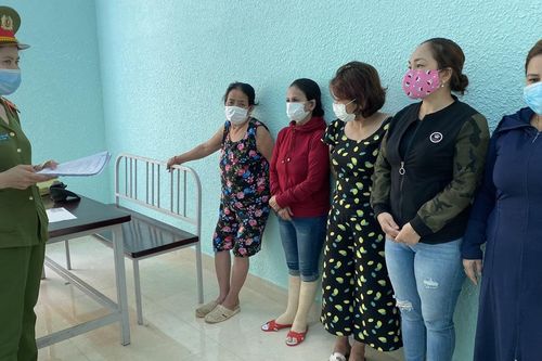 Xóa sòng 'kỳ bẽo'