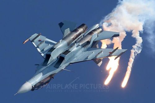 Lần đầu cận chiến máy bay Nga, F-35 tỏ ra thua kém Su-30