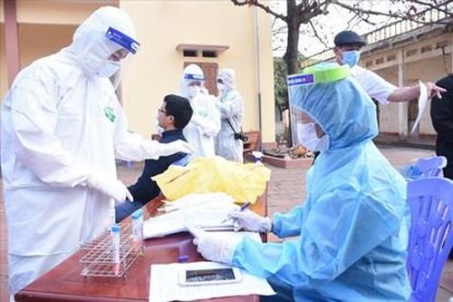 Hà Tĩnh: Tìm người liên quan đến hai vợ chồng mắc Covid-19