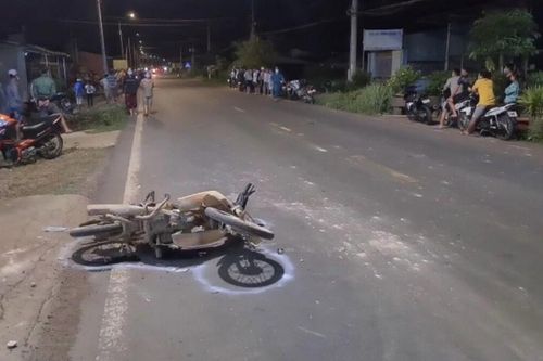 Đồng Nai: Xe mô tô bay lộn nhiều vòng sau cú tông kinh hoàng