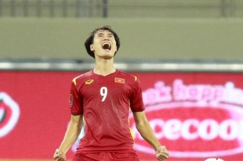 CĐV Malaysia tấn công trang cá nhân của Văn Toàn