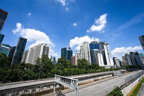 COVID-19 tại ASEAN hết 11/6: Campuchia phát hiện ổ dịch lớn; Malaysia kéo dài lệnh phong tỏa
