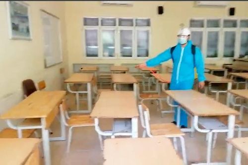 Các điểm thi vào lớp 10 THPT Hà Nội cấp tập phun khử khuẩn chuẩn bị cho ngày thi 13/6