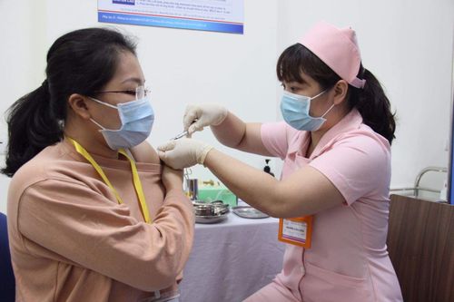 Việt Nam tích cực nghiên cứu, sản xuất vaccine COVID-19 trong nước và chuyển giao công nghệ từ nước ngoài