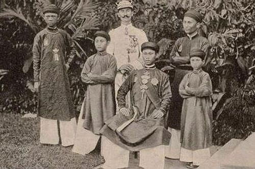 Bi thảm cuộc đời của vị vua bị giam cầm và bỏ đói chỉ sau 3 ngày lên ngôi