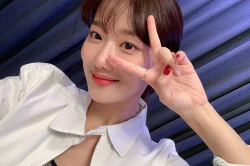 Netizen khó hiểu khi Naeun lên tiếng về scandal bắt nạt Huynjoo nhưng lại nói sẽ yêu thương bản thân hơn