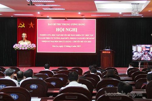 Nghiên cứu, học tập chuyên đề toàn khóa về 'Học tập và làm theo tư tưởng, đạo đức, phong cách Hồ Chí Minh'