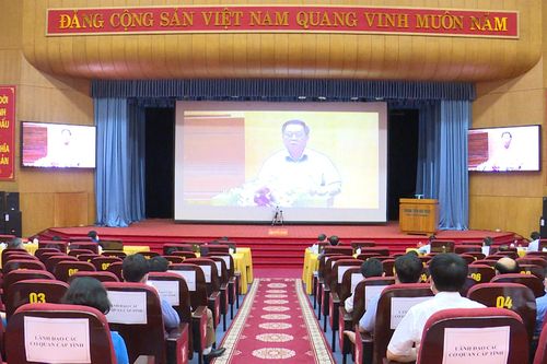 Quán triệt chuyên đề học tập và làm theo Bác về ý chí tự lực, tự cường và khát vọng phát triển đất nước