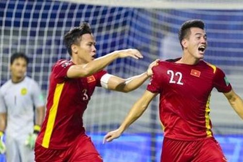 Lãnh đạo Nhà nước chúc mừng đội tuyển Việt Nam