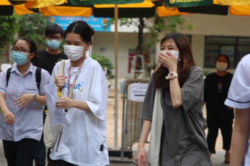Đề tiếng Anh 'siêu dễ', thí sinh Hà Nội tự tin đạt điểm 9,10