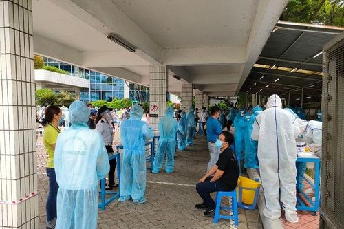 Nam công nhân từ TP.HCM về Long An nghi mắc COVID-19