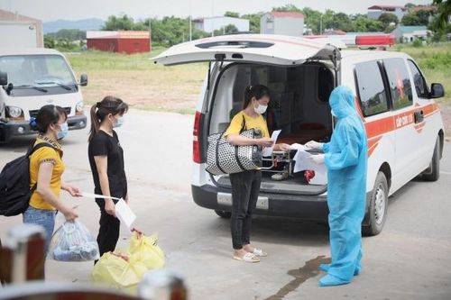 Sơn La, Lạng Sơn đón công nhân về địa phương để 'giảm tải' cho Bắc Giang