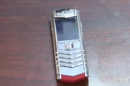 Làm rõ vụ trộm điện thoại Vertu trong ôtô