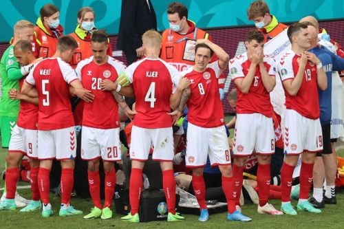 BBC xin lỗi vì phát sóng cận cảnh Eriksen ngã gục trên sân
