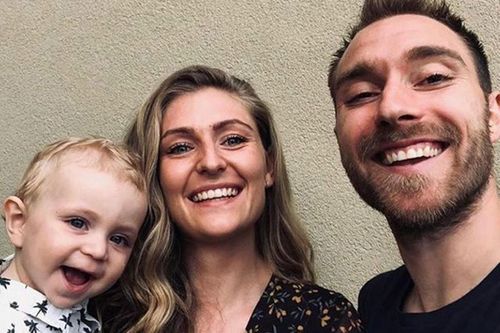 Người vợ kín tiếng, không thuộc giới giải trí của Christian Eriksen