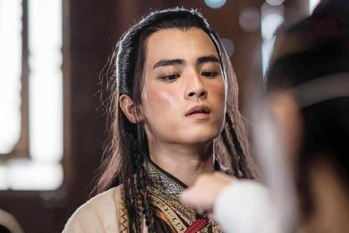 'Quách Tĩnh' 2021 bị chê vì điển trai