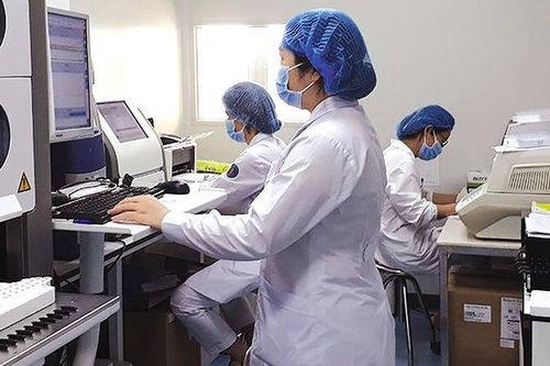 Quên mình vì sức khỏe nhân dân