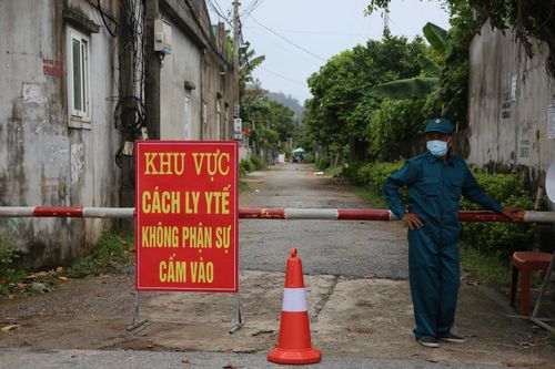 Cuộc sống cách ly xã hội của người dân làng 'xuất ngoại'
