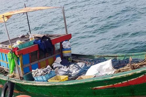 Quảng Bình: 3 ngư dân phát hiện 'kho báu' kim loại dưới đáy biển