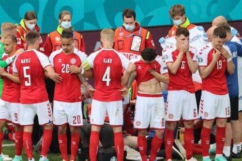 Ronaldo gửi lời nhắn nhủ xúc động đến tiền vệ Eriksen