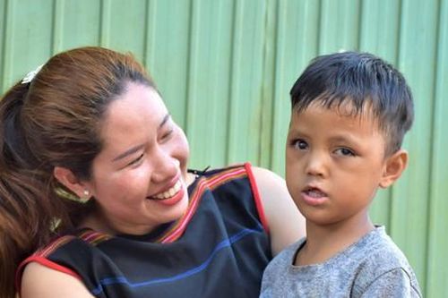 Cô giáo soạn giáo trình riêng cho từng học sinh