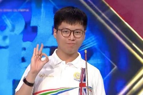 Đường lên đỉnh Olympia 'nín thở' nghe chàng trai kỷ lục gia trả lời