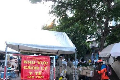 Phong tỏa toàn bộ 14 block chung cư Ehome 3 do xuất hiện nhiều ca mắc COVID-19