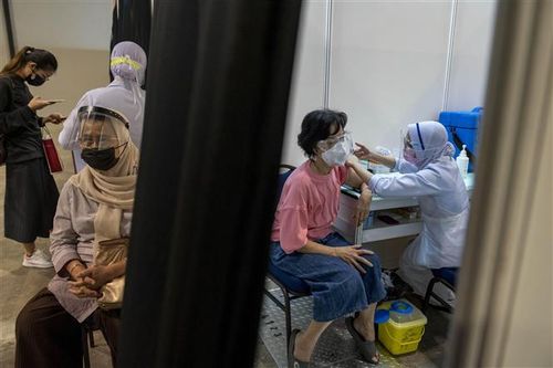 Malaysia: Số bệnh nhân COVID-19 phải chăm sóc đặc biệt cao kỷ lục