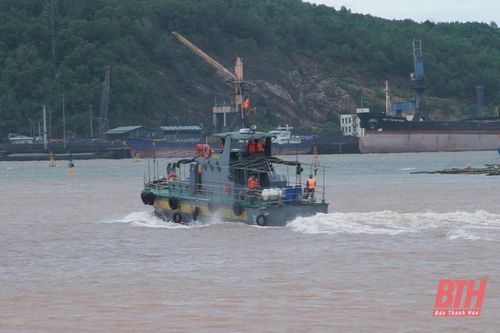2 ngư dân mất tích, 3 nhà dân tốc mái, 1 tàu cá bị đánh chìm và nhiều công trình hạ tầng, tài sản hư hỏng do bão số 2