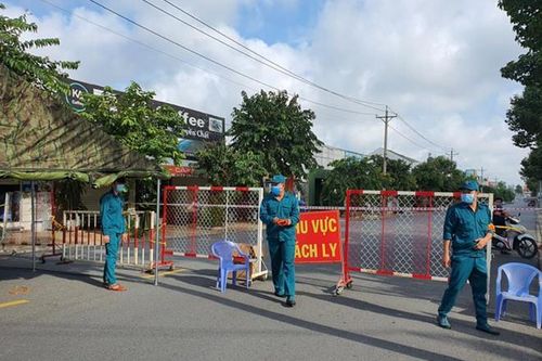 TP.HCM phong tỏa toàn bộ 14 block chung cư Ehome 3