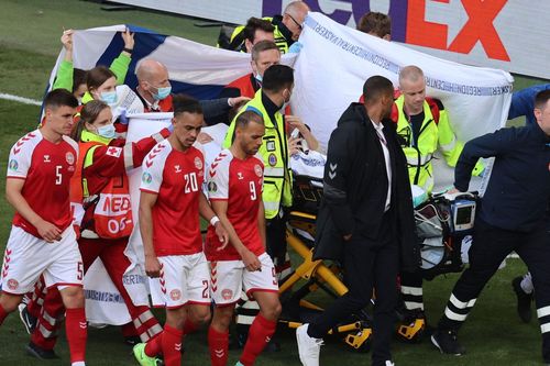 Eriksen chiến thắng tử thần và vẻ đẹp nhân văn của bóng đá
