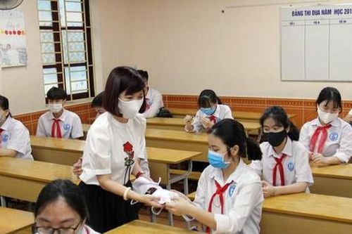 TP.HCM: Phụ huynh, học sinh ủng hộ quyết định giãn cách, dời ngày thi tuyển sinh 10