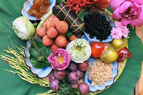 Mâm cúng Tết Đoan Ngọ của dân mạng Việt