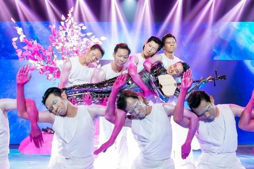 'Thần tượng đối thần tượng': Orange hát 'Hoang mang' khiến Hà Lê 'ngả mũ'