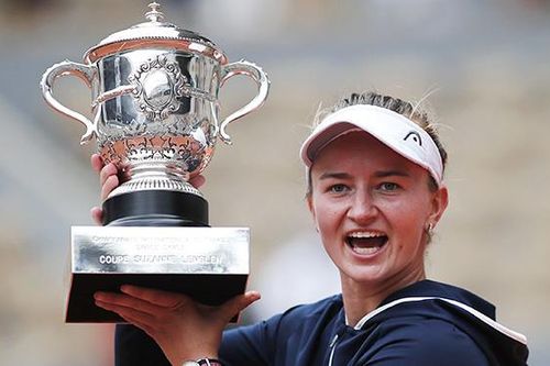 Barbora Krejcikova, tân vô địch Roland Garros: Đóa hoa nở muộn xứ pha lê