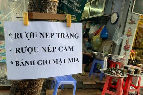 Cảnh chợ đìu hiu 'ế ẩm' ngày Tết Đoan Ngọ tại Hà Nội