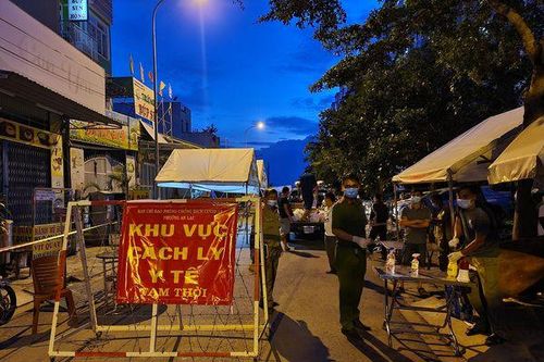Liên tục phát hiện ca mắc Covid-19, phong tỏa chung cư Ehome 3 Bình Tân hơn 7000 cư dân