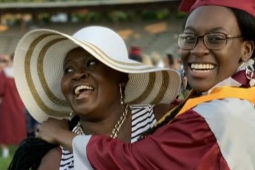Nữ sinh Harvard nhường học bổng trị giá 40.000 USD cho người khác